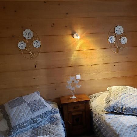 Les Chalets De La Garenne La Ferte-Beauharnais Luaran gambar