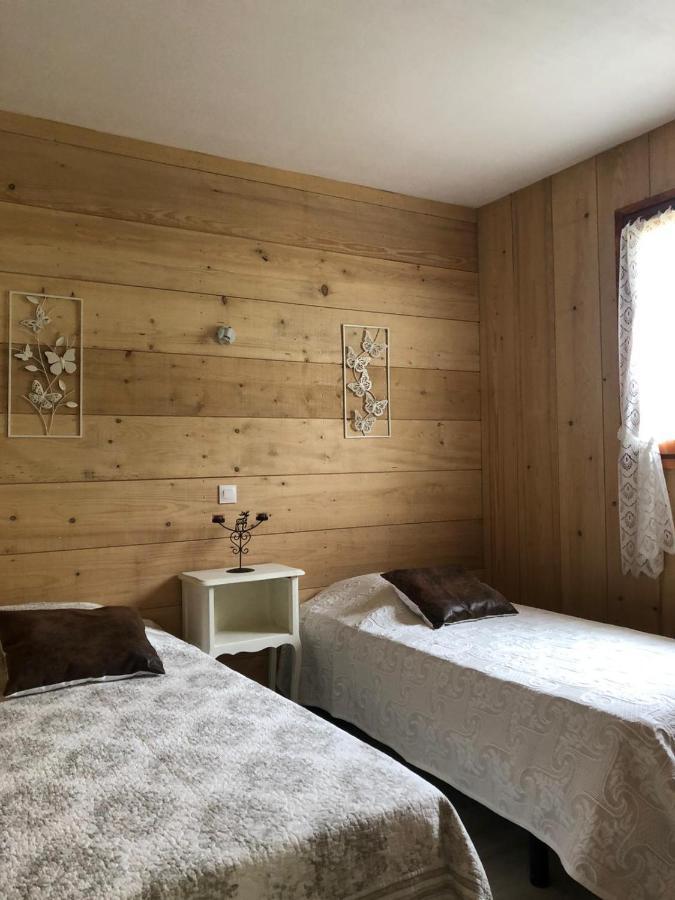 Les Chalets De La Garenne La Ferte-Beauharnais Luaran gambar