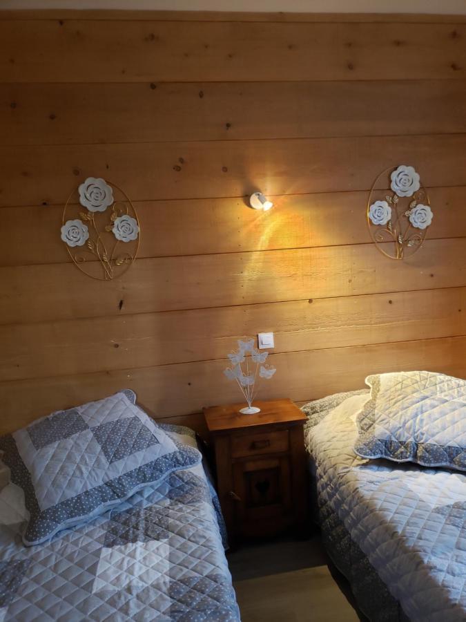 Les Chalets De La Garenne La Ferte-Beauharnais Luaran gambar
